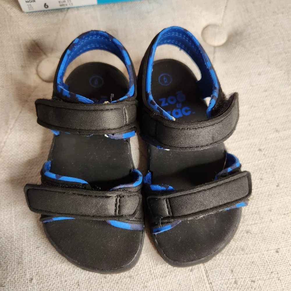 Zoe & Zac black and blue sandals